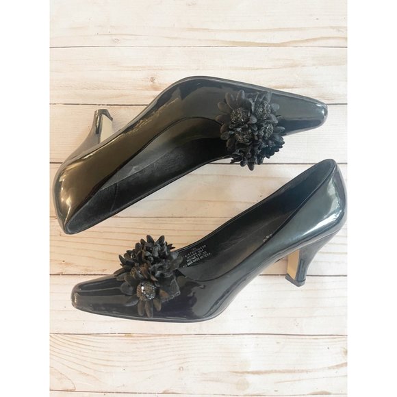 Pierre Dumas Patent Leather Embellished Pump - Picture 11 of 14